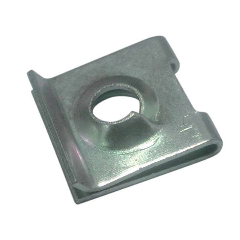 Blister 4 écrous clips vis tôle 17x16mm V6.3